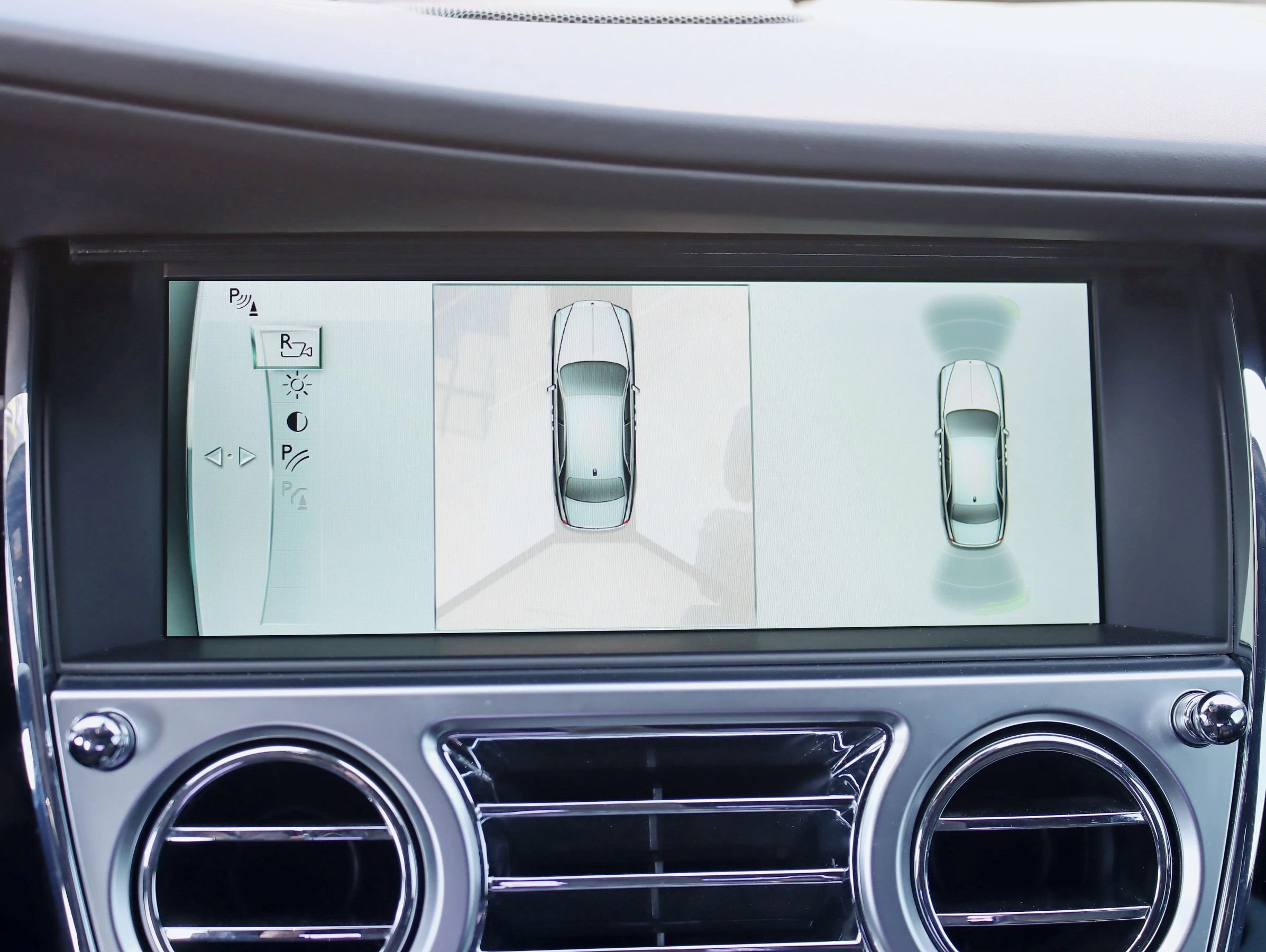 Used 2015 Rolls-Royce Ghost RWD image 26
