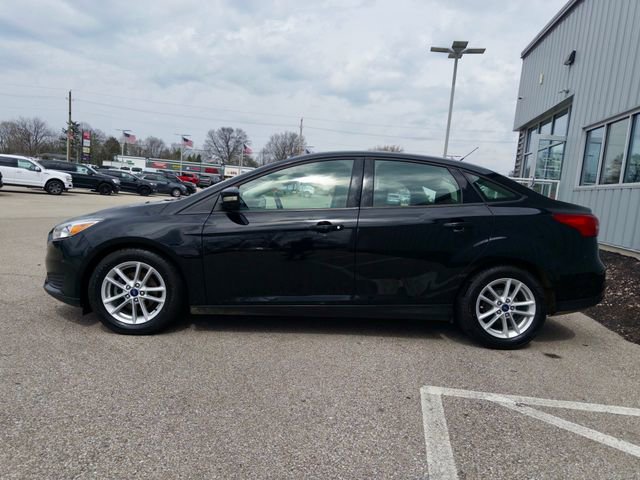 Used 2017 Ford Focus SE w/ Cold Weather Package image 4