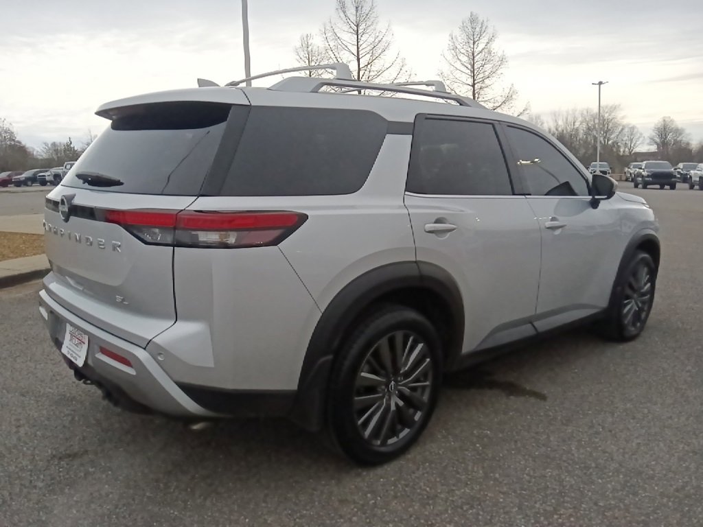 Used 2025 Nissan Pathfinder SL w/ SL Premium Package image 3
