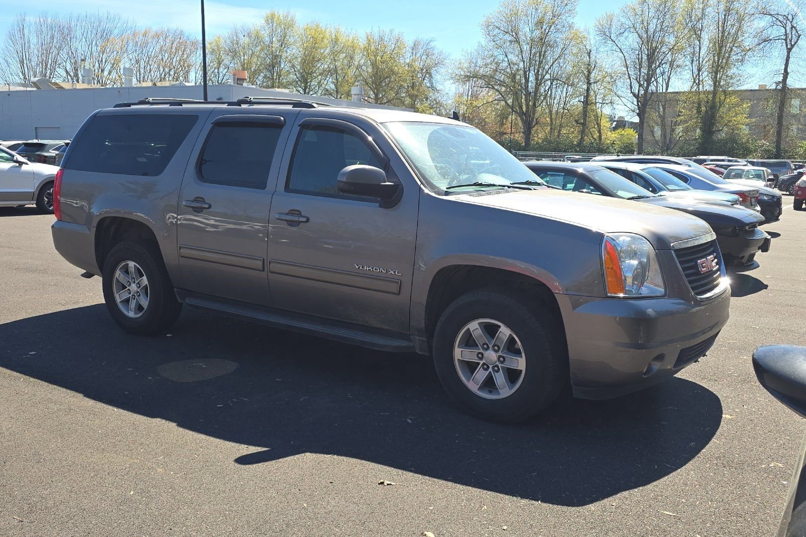 Used 2012 GMC Yukon XL SLE w/ Convenience Package AWD/4WD image 2