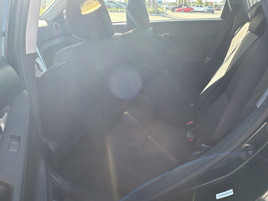 Used 2010 Pontiac Vibe AWD w/ Preferred Package image 9