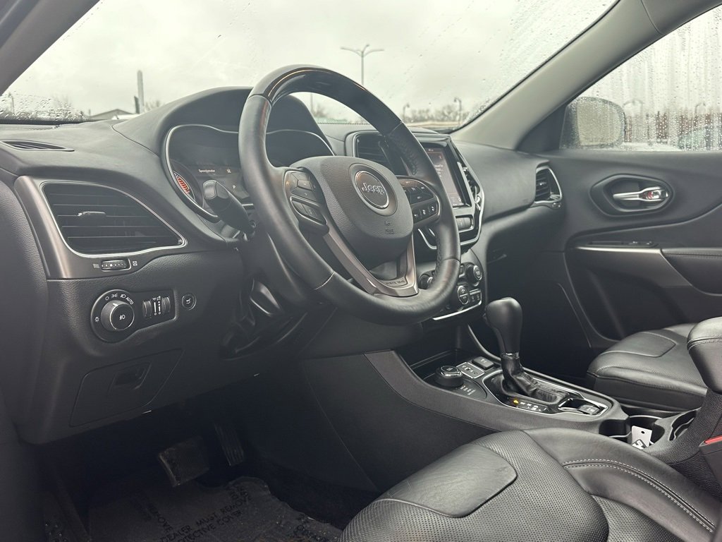 Used 2019 Jeep Cherokee Overland w/ Technology Group image 8