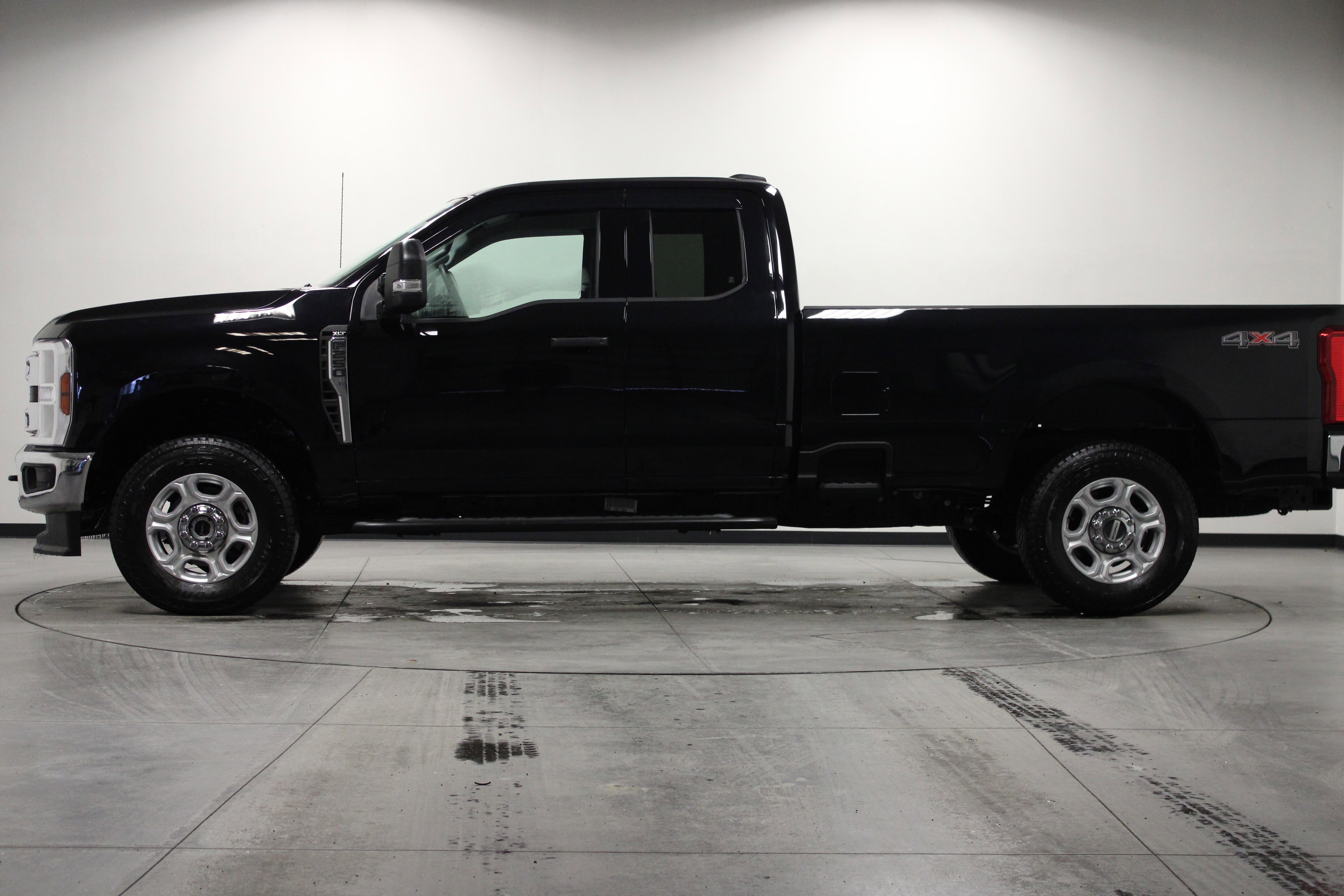 Used 2025 Ford F250 XLT image 7