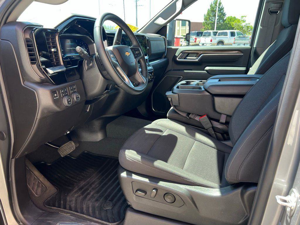 Used 2025 Chevrolet Silverado 3500 LT w/ All Star Edition image 30