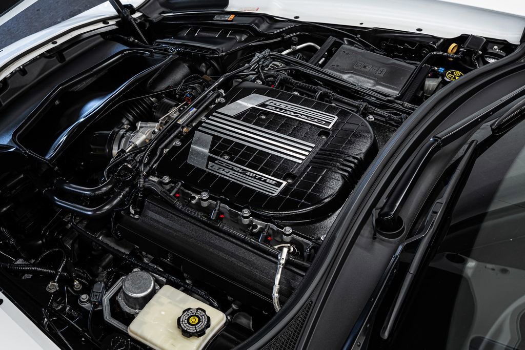 Used 2015 Chevrolet Corvette Z06 w/ 3LZ Preferred Equipment Group image 12