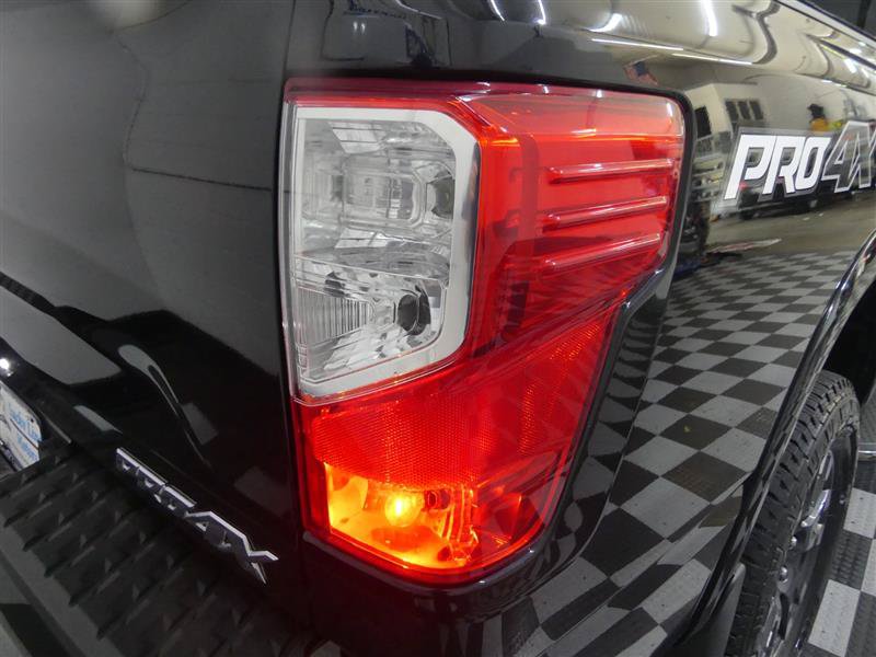 Used 2018 Nissan Titan PRO-4X AWD/4WD image 15