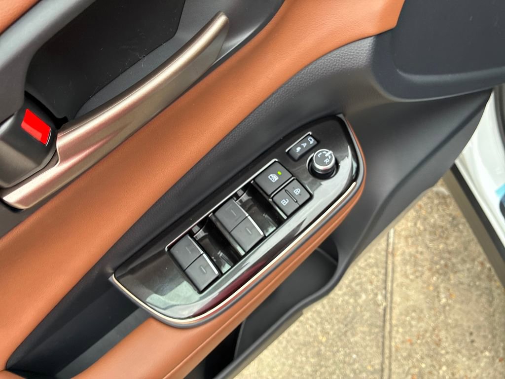 New 2026 Toyota Crown Signia image 13