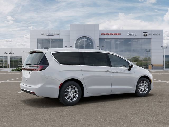 New 2027 Chrysler Pacifica Select FWD image 4