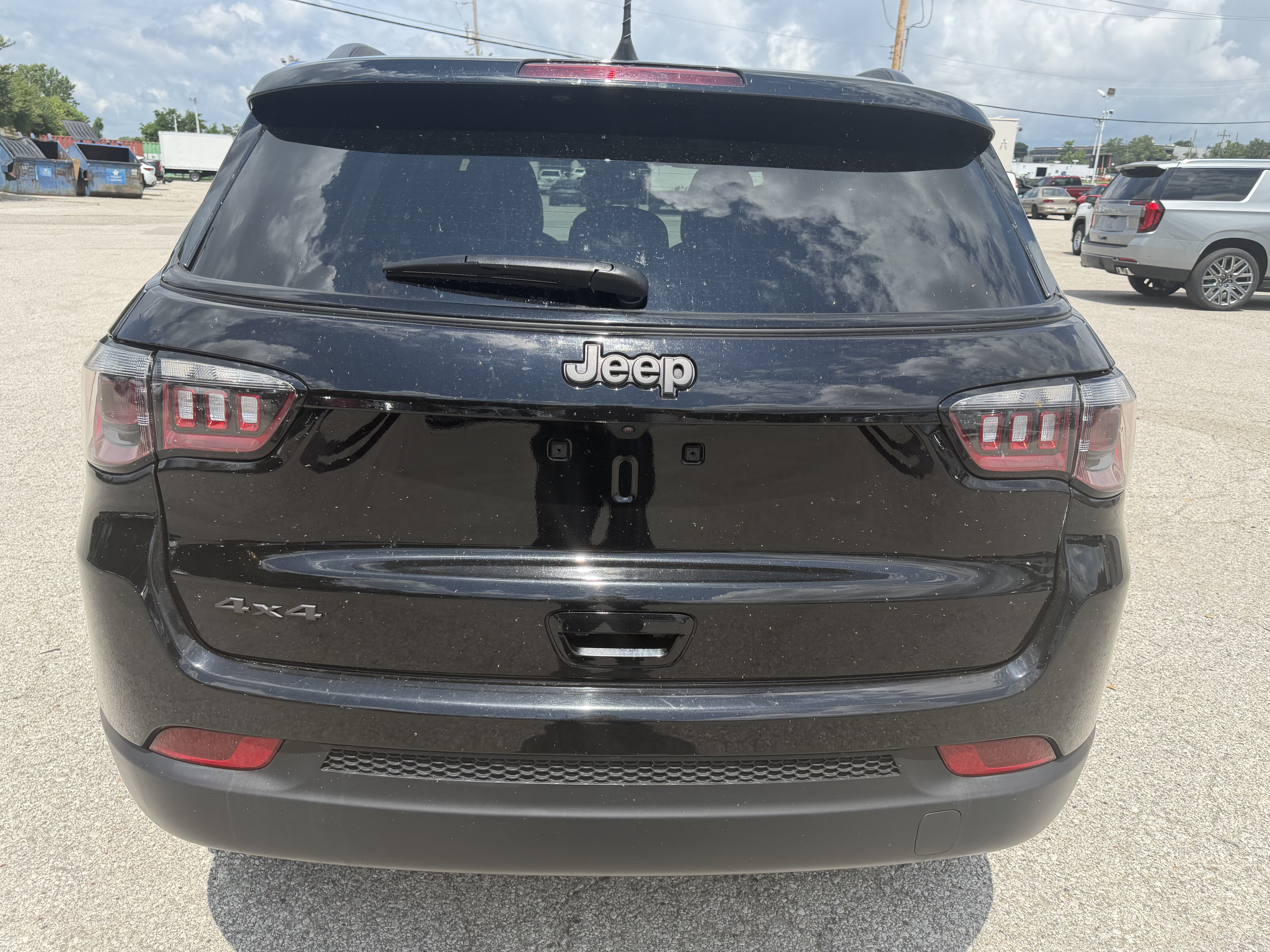 Used 2025 Jeep Compass Latitude w/ Altitude Special Edition AWD/4WD image 6