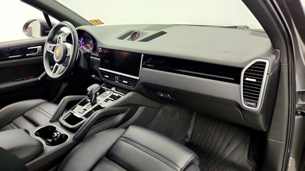 Used 2021 Porsche Cayenne AWD/4WD image 23