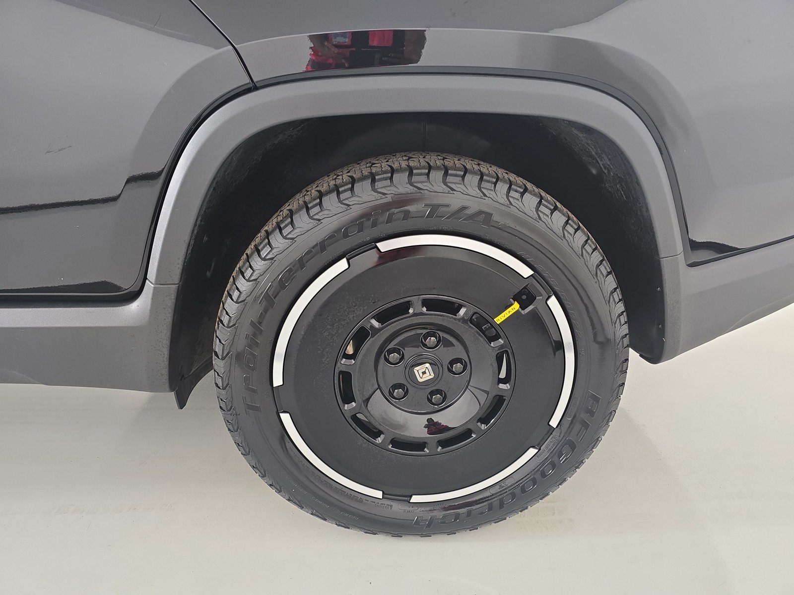 Used 2025 Rivian R1T Adventure AWD/4WD image 10