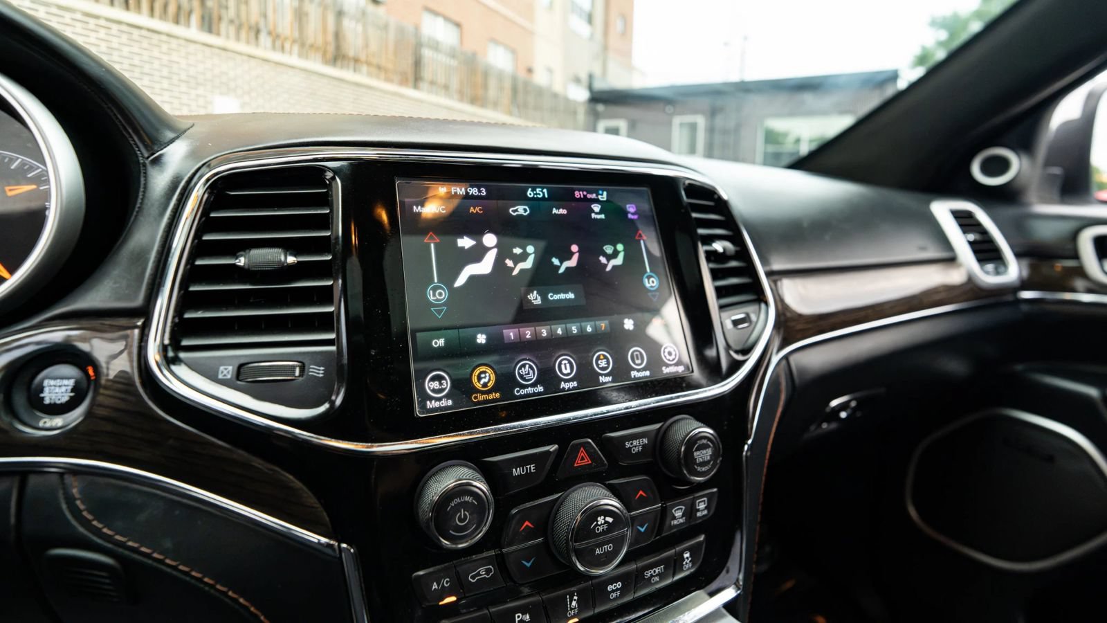 Used 2020 Jeep Grand Cherokee Summit AWD/4WD image 43