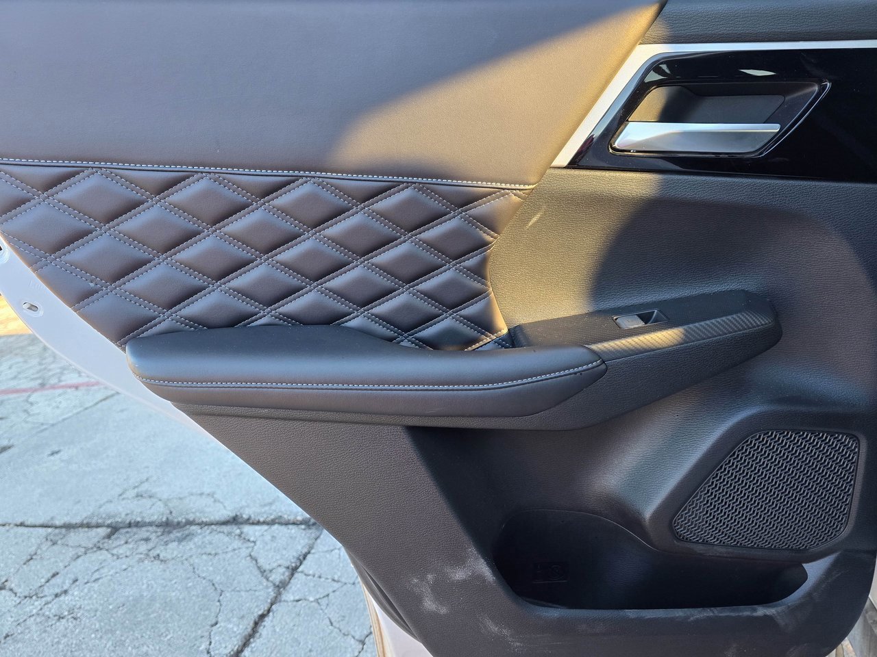 Used 2023 Mitsubishi Outlander SEL Black Edition image 13