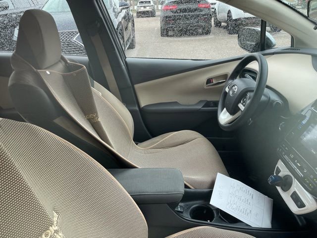 Used 2017 Toyota Prius Two FWD image 8