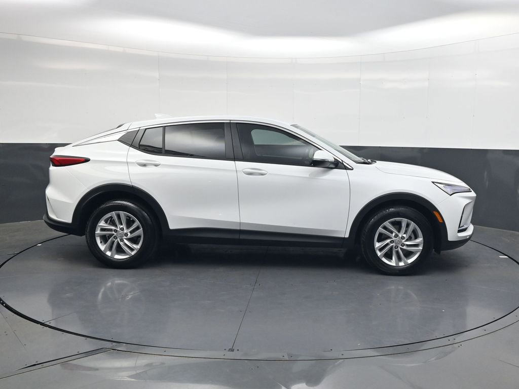 Used 2025 Buick Envista Preferred image 3