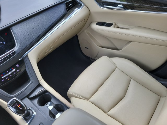 Used 2019 Cadillac XT5 FWD image 26