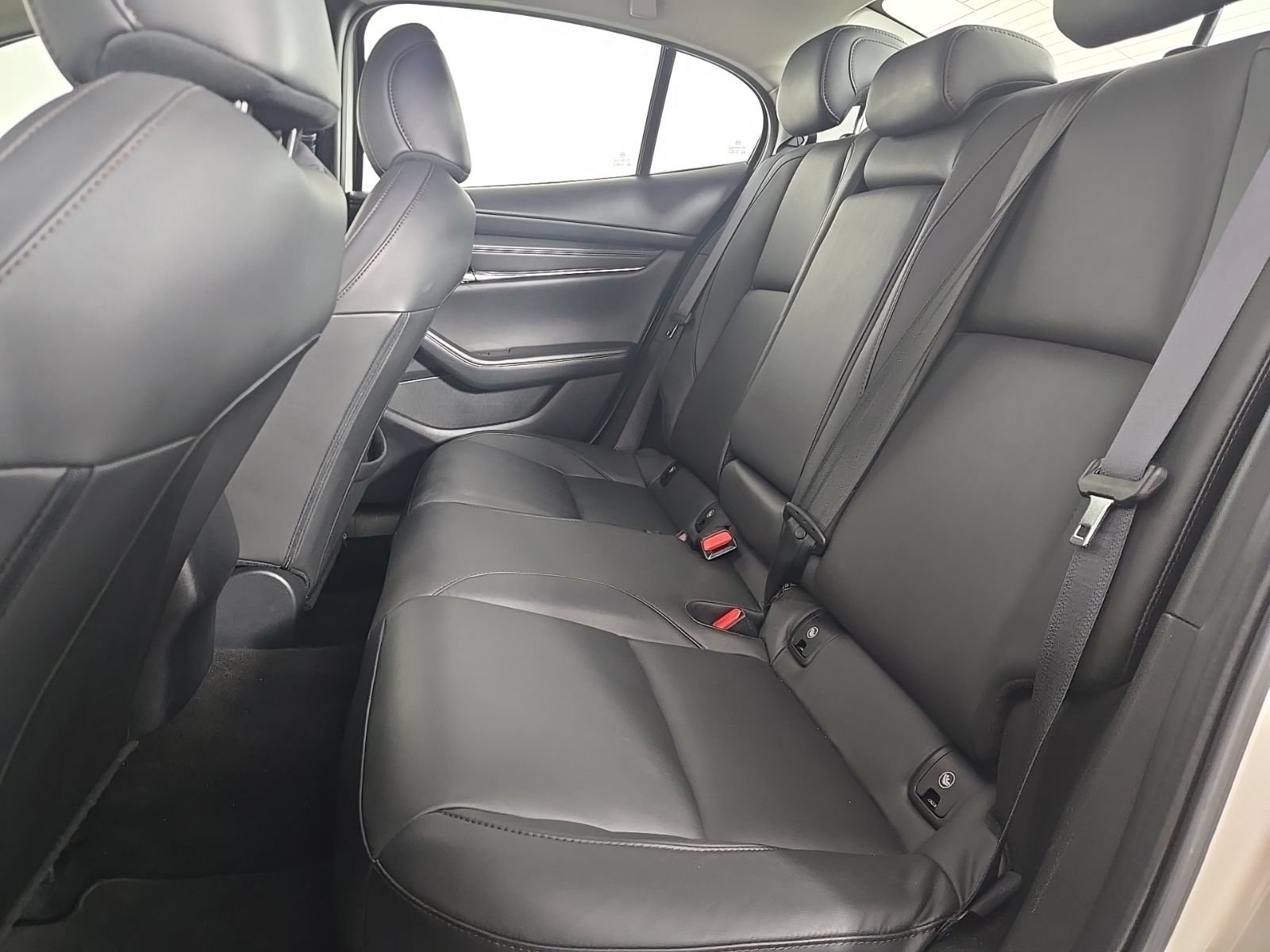 Used 2024 MAZDA MAZDA3 s FWD image 12