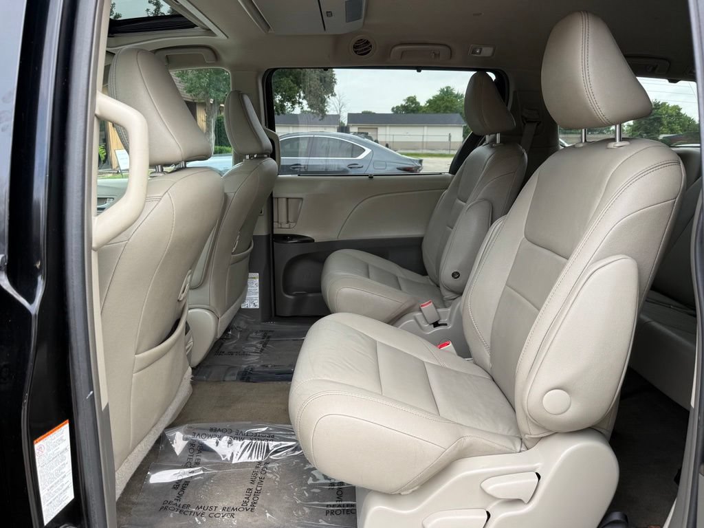 Used 2015 Toyota Sienna XLE Premium AWD/4WD image 11