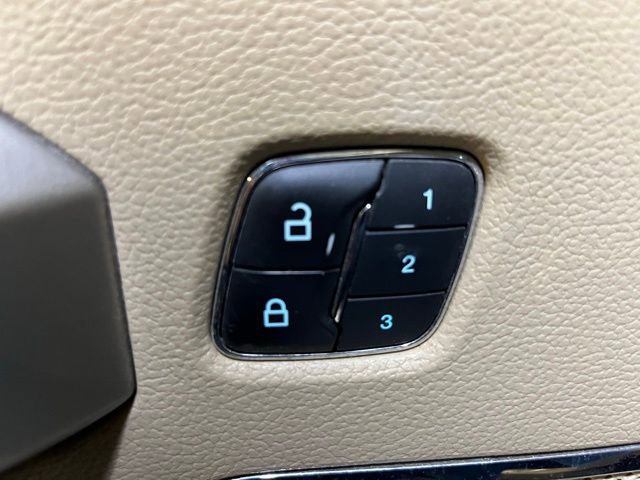 Used 2020 Ford F150 Lariat w/ Equipment Group 502A Luxury image 11