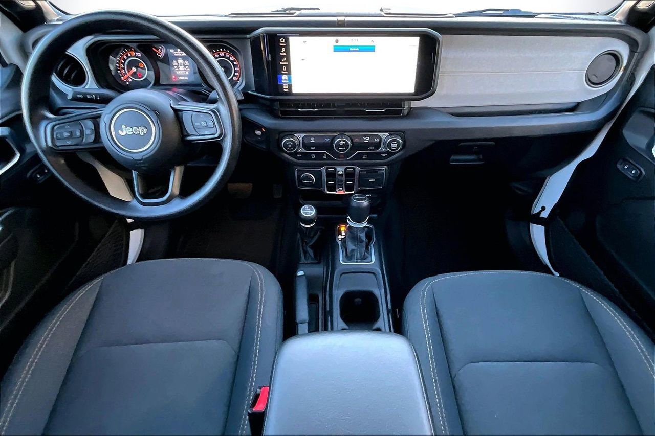 Certified 2025 Jeep Gladiator Sport image 14