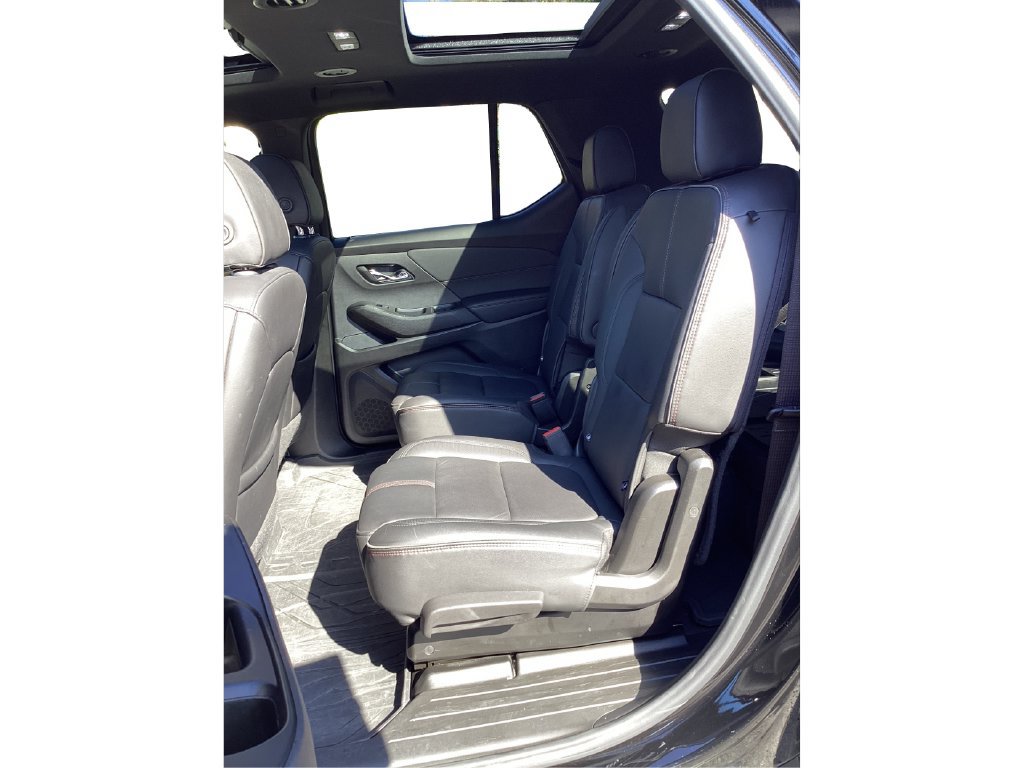 Used 2023 Chevrolet Traverse RS w/ LPO, Cargo Package AWD/4WD image 13