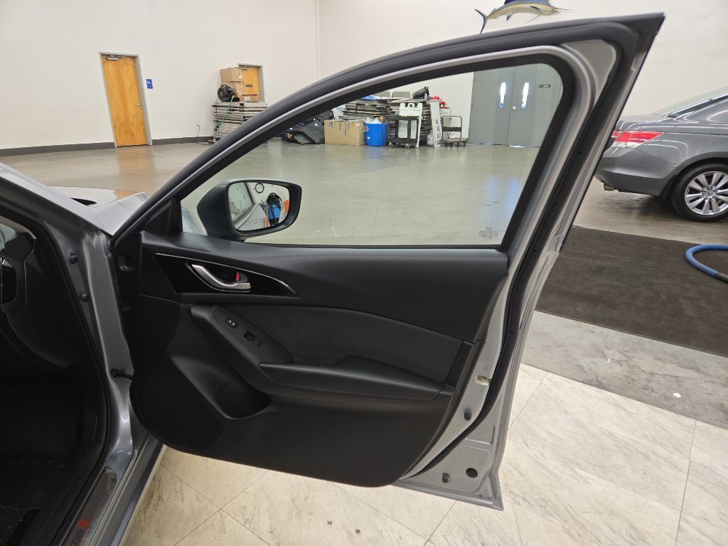 Used 2014 MAZDA MAZDA3 i Touring image 24