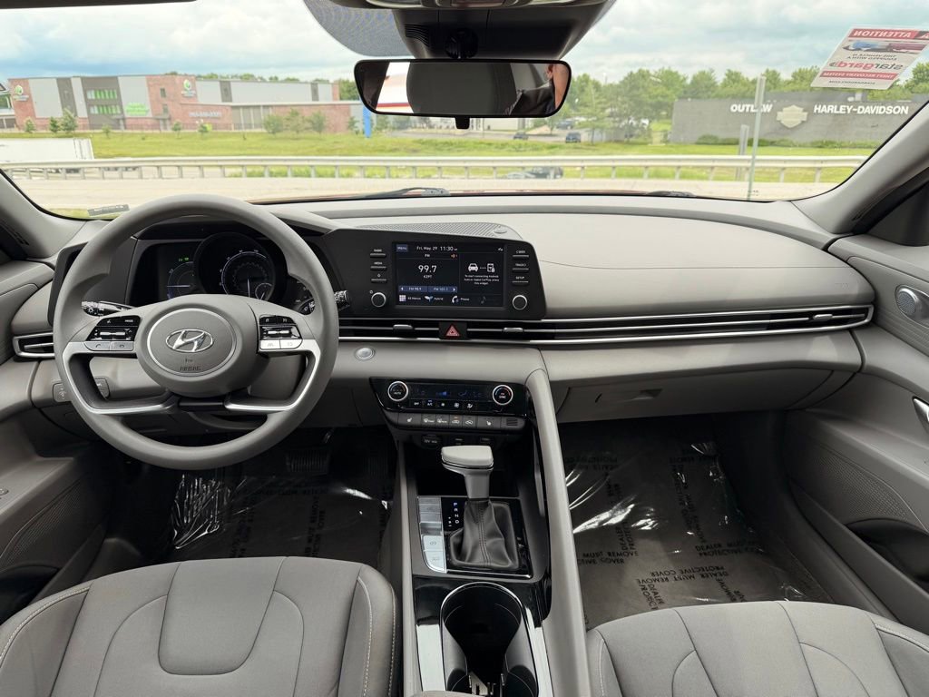 Used 2023 Hyundai Elantra Blue FWD image 28