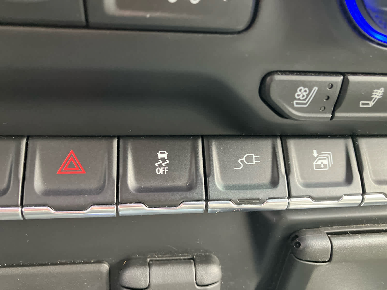 Used 2020 Chevrolet Silverado 1500 LTZ w/ LTZ Plus Package image 33