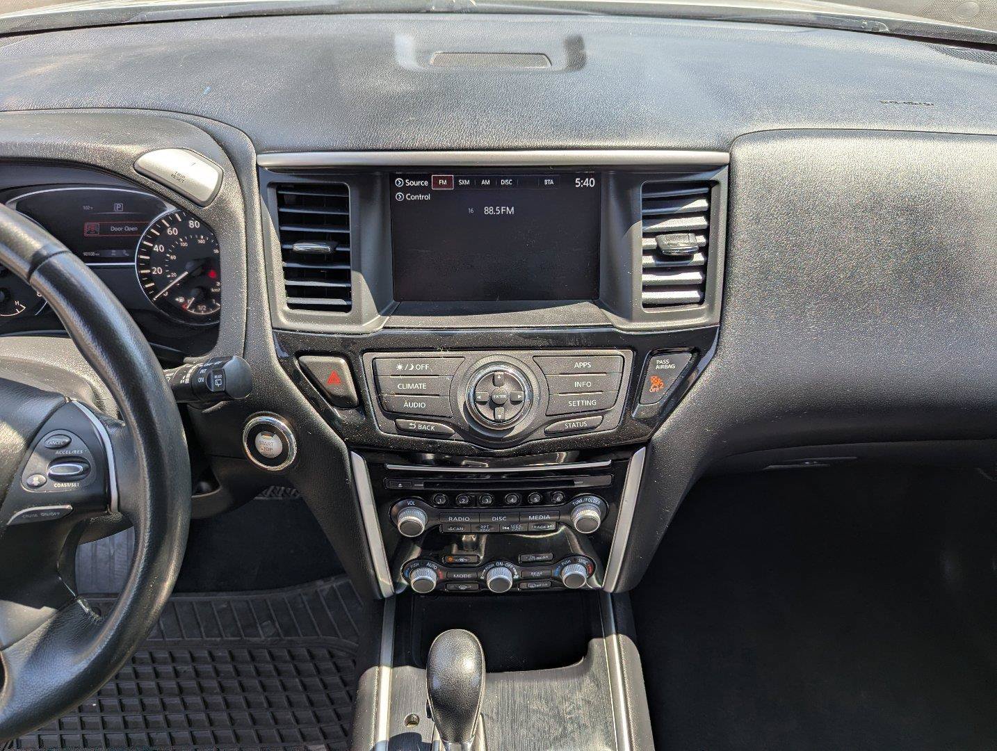 Used 2019 Nissan Pathfinder SV FWD image 17