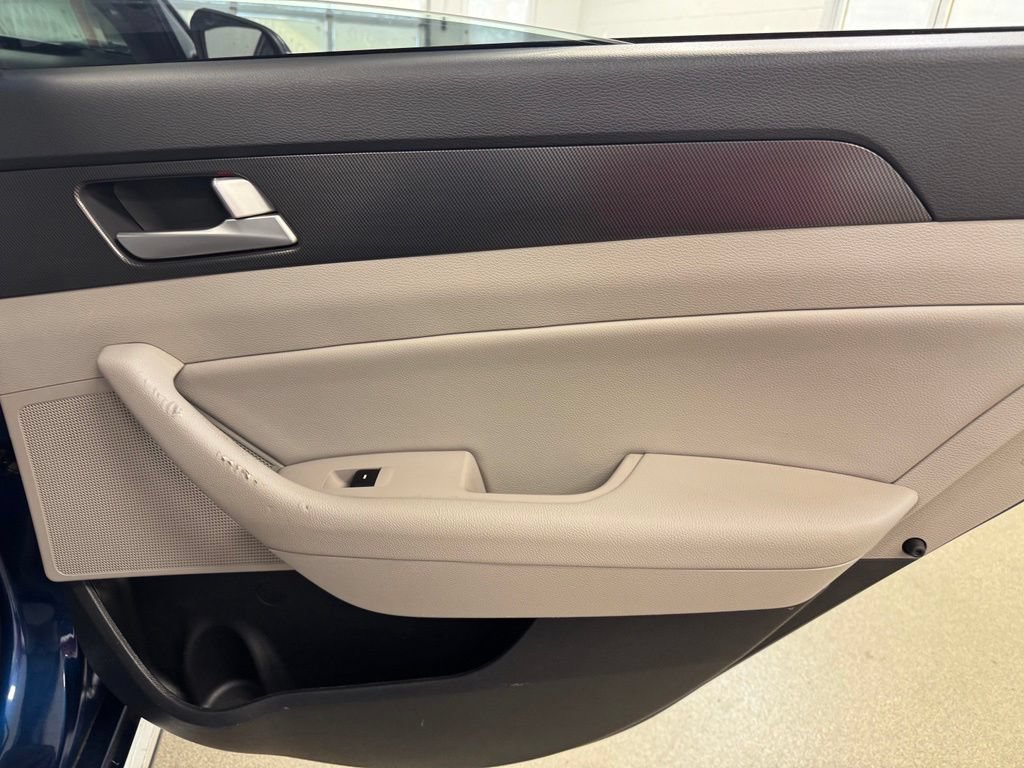 Used 2017 Hyundai Sonata Sport w/ Value Edition Package 02 FWD image 29