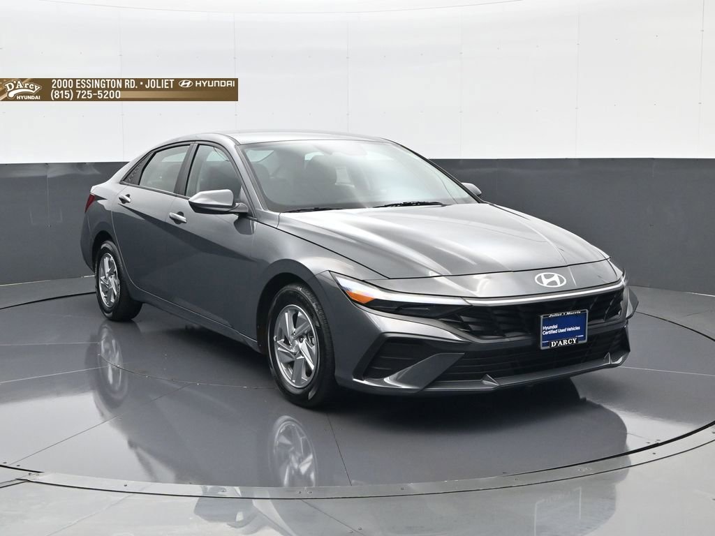 Certified 2024 Hyundai Elantra SE FWD image 3