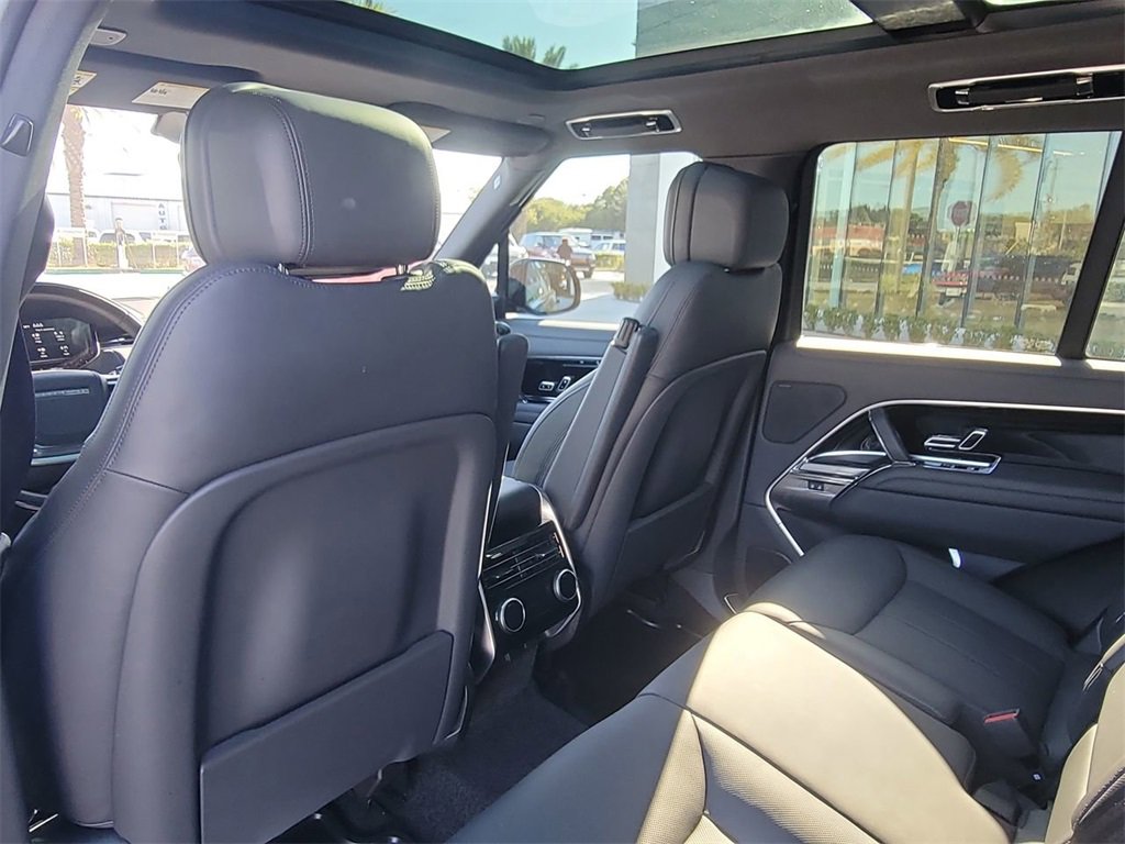 Used 2023 Land Rover Range Rover SE image 17