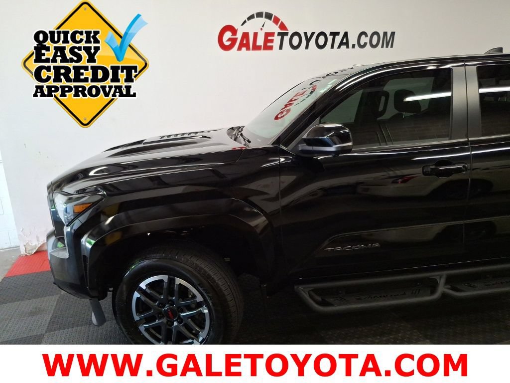 Used 2024 Toyota Tacoma TRD Sport w/ TRD Sport Premium Package AWD/4WD image 5
