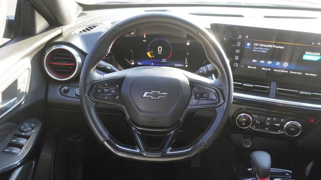 Used 2024 Chevrolet Trax RS w/ Sunroof Package FWD image 16
