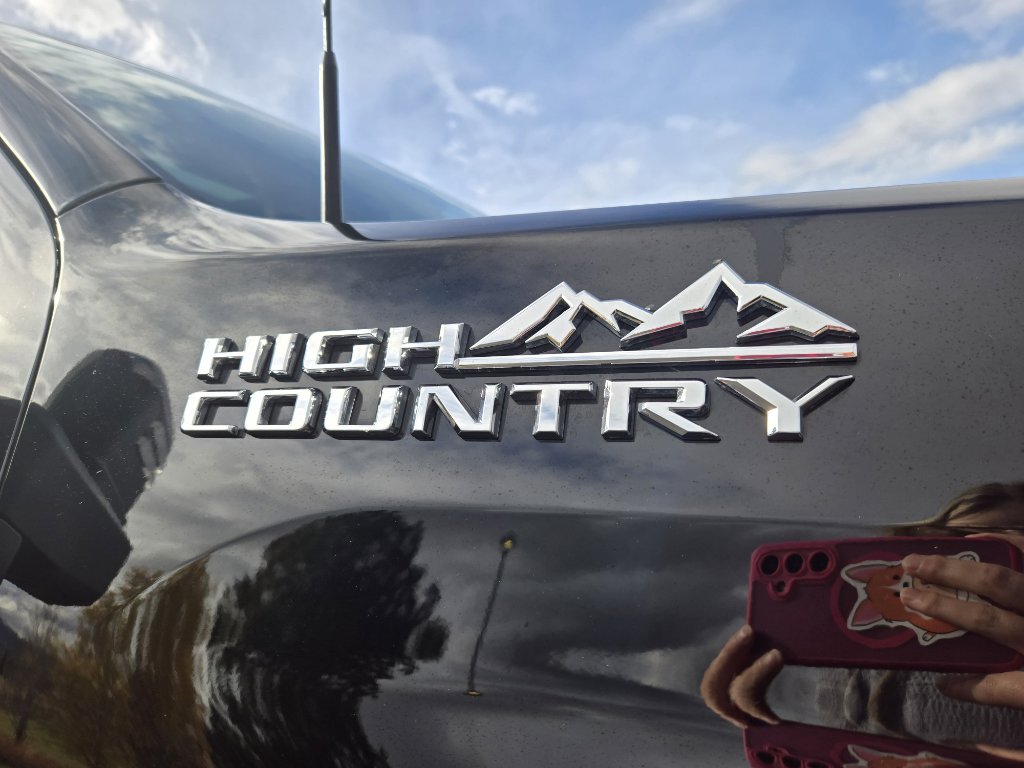 Used 2024 Chevrolet Silverado 3500 High Country w/ High Country Premium Package image 4
