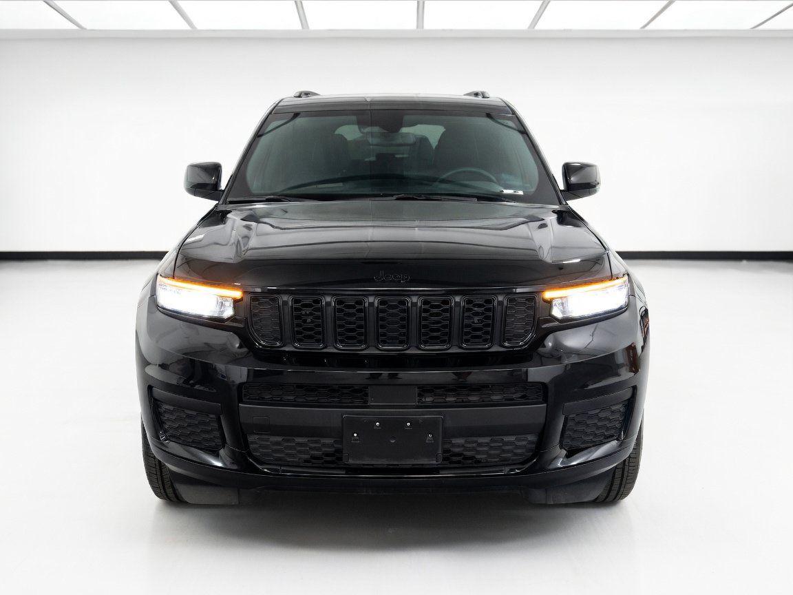 Used 2024 Jeep Grand Cherokee L Laredo AWD/4WD image 2