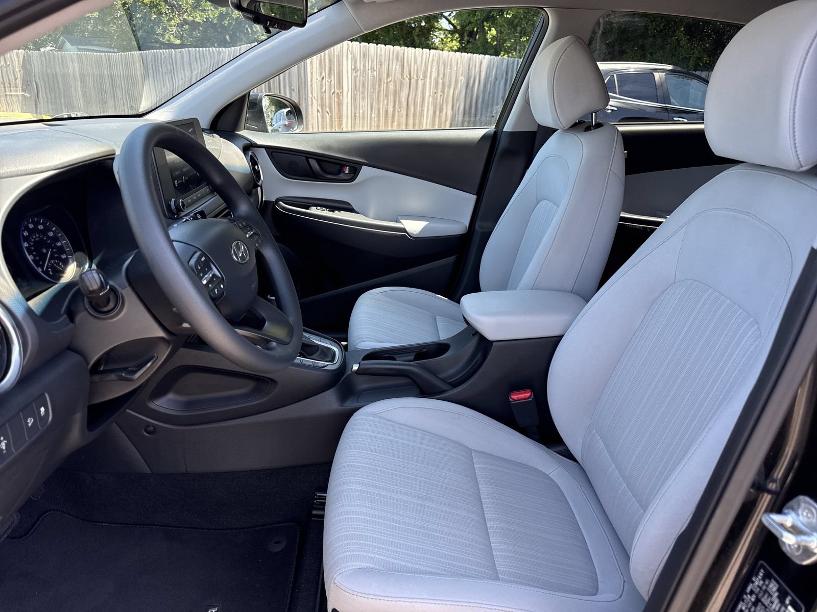 Used 2022 Hyundai Kona SEL FWD image 9