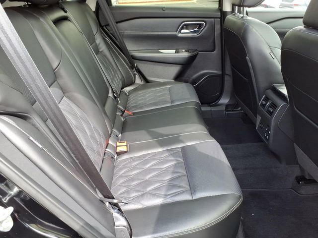 Certified 2026 Nissan Rogue Platinum w/ Tech Package image 17