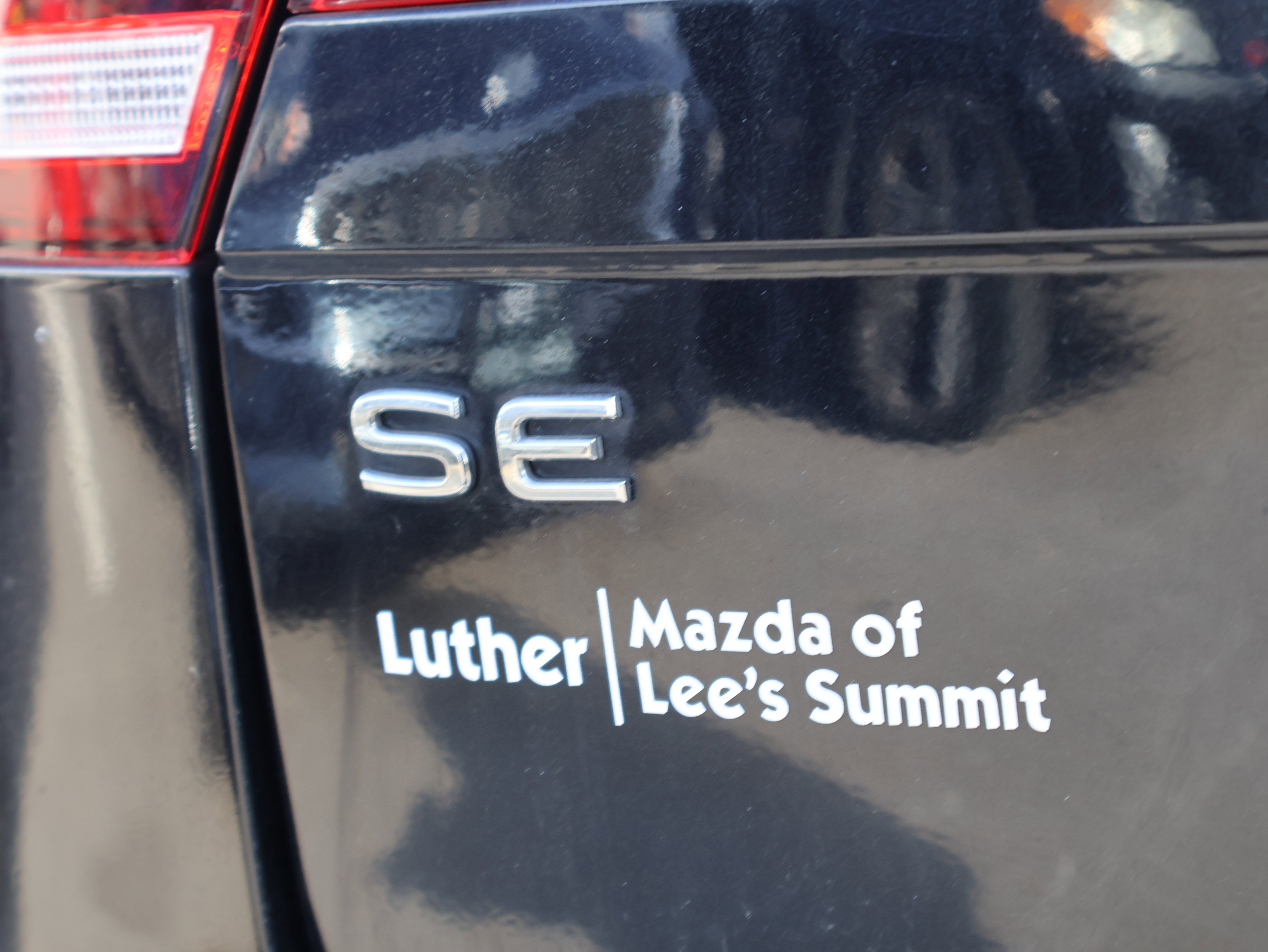 Used 2022 Volkswagen Tiguan SE w/ Panoramic Sunroof Package image 18