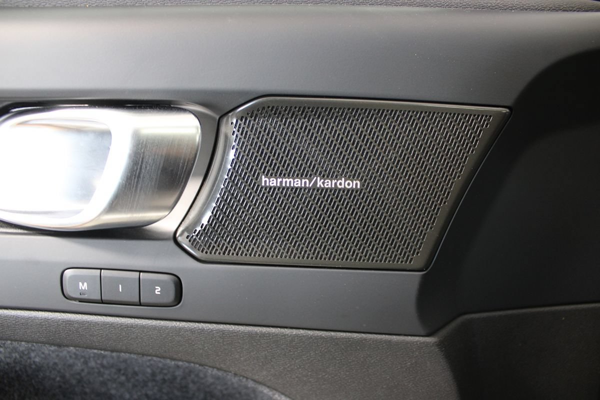 Used 2023 Volvo C40 P8 Recharge Ultimate w/ Protection Package Premier AWD/4WD image 13