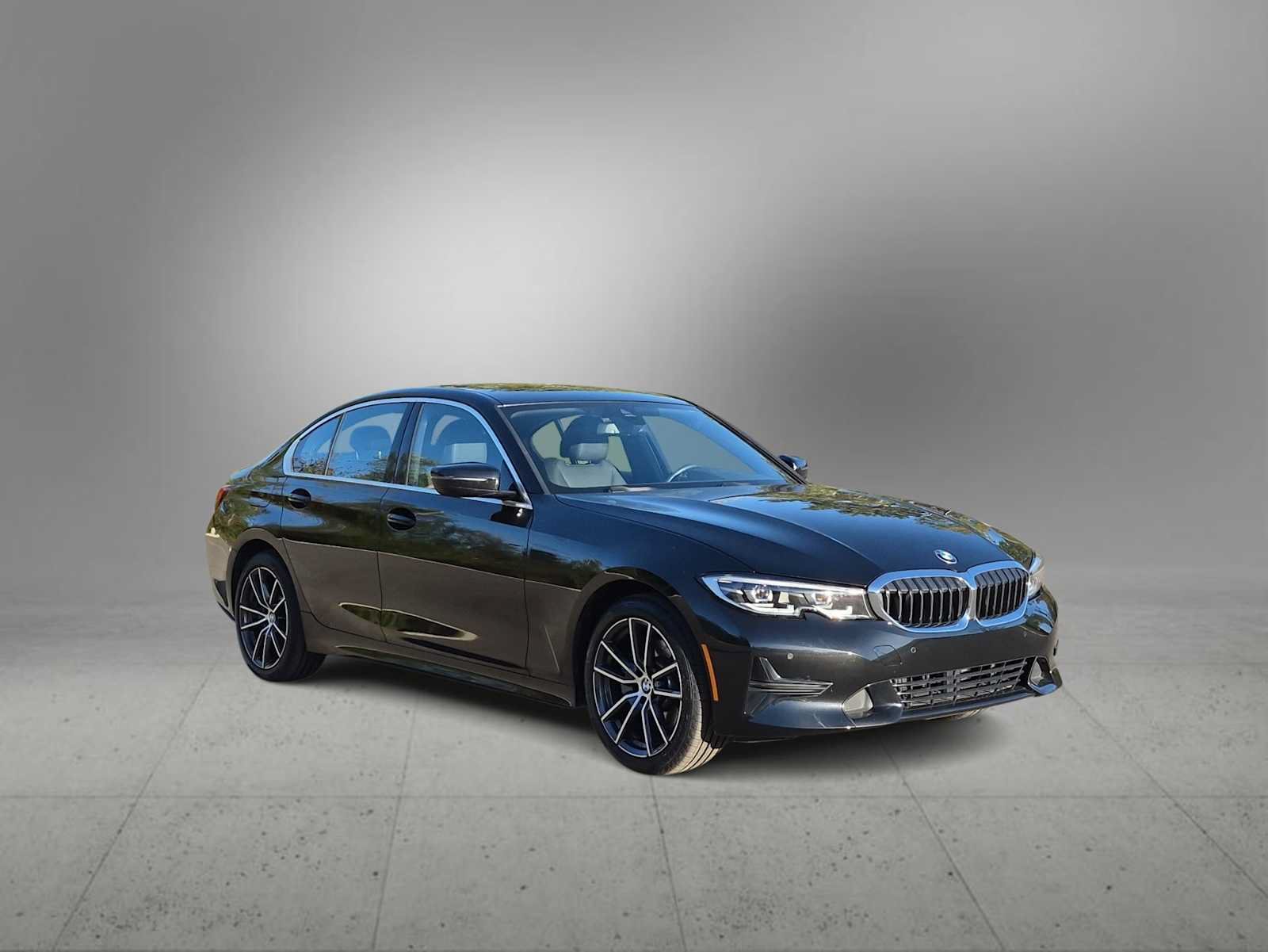 Used 2019 BMW 330i xDrive Sedan w/ Convenience Package AWD/4WD image 2