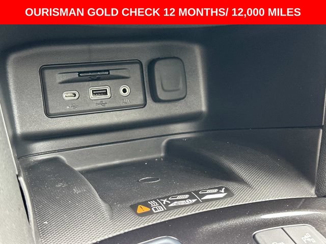 Used 2023 Chevrolet Equinox Premier AWD/4WD image 25