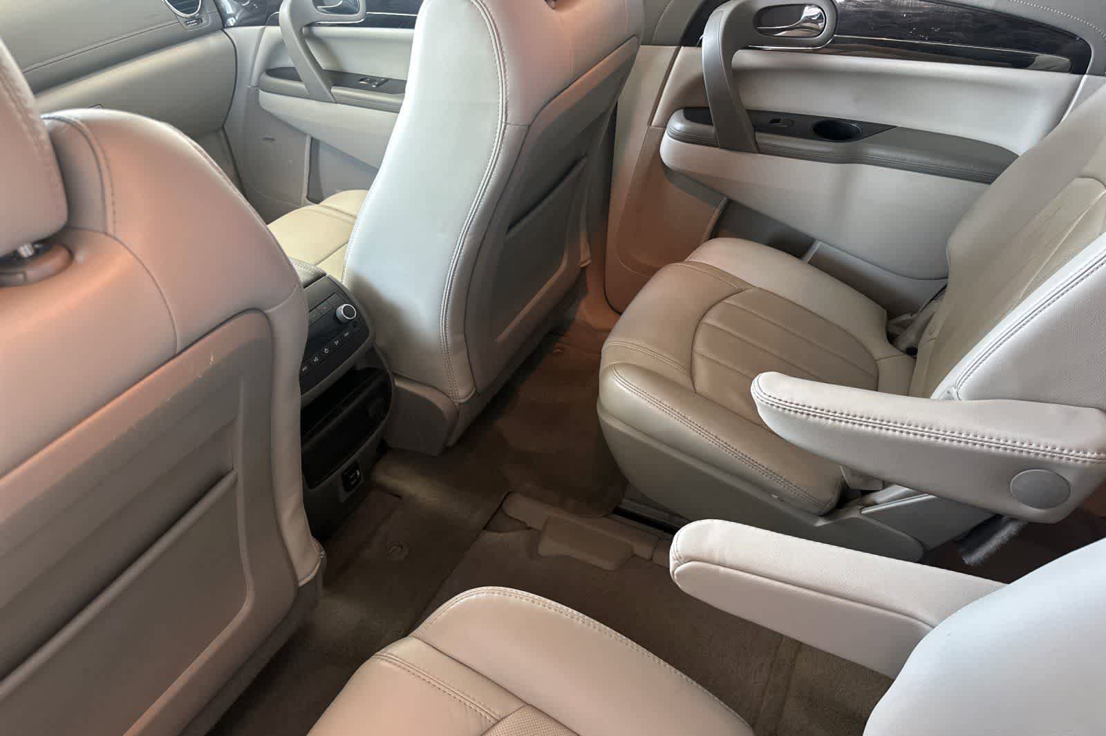 Used 2017 Buick Enclave Leather w/ Trailering Package AWD/4WD image 4
