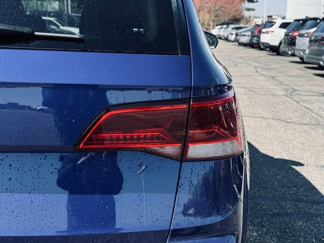 Used 2023 Volkswagen Taos SE w/ Panoramic Sunroof Package image 8