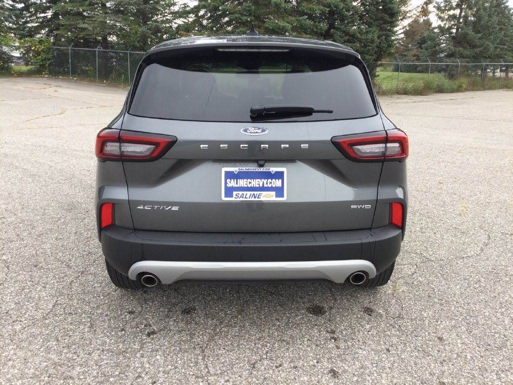 Used 2025 Ford Escape Active AWD/4WD image 6