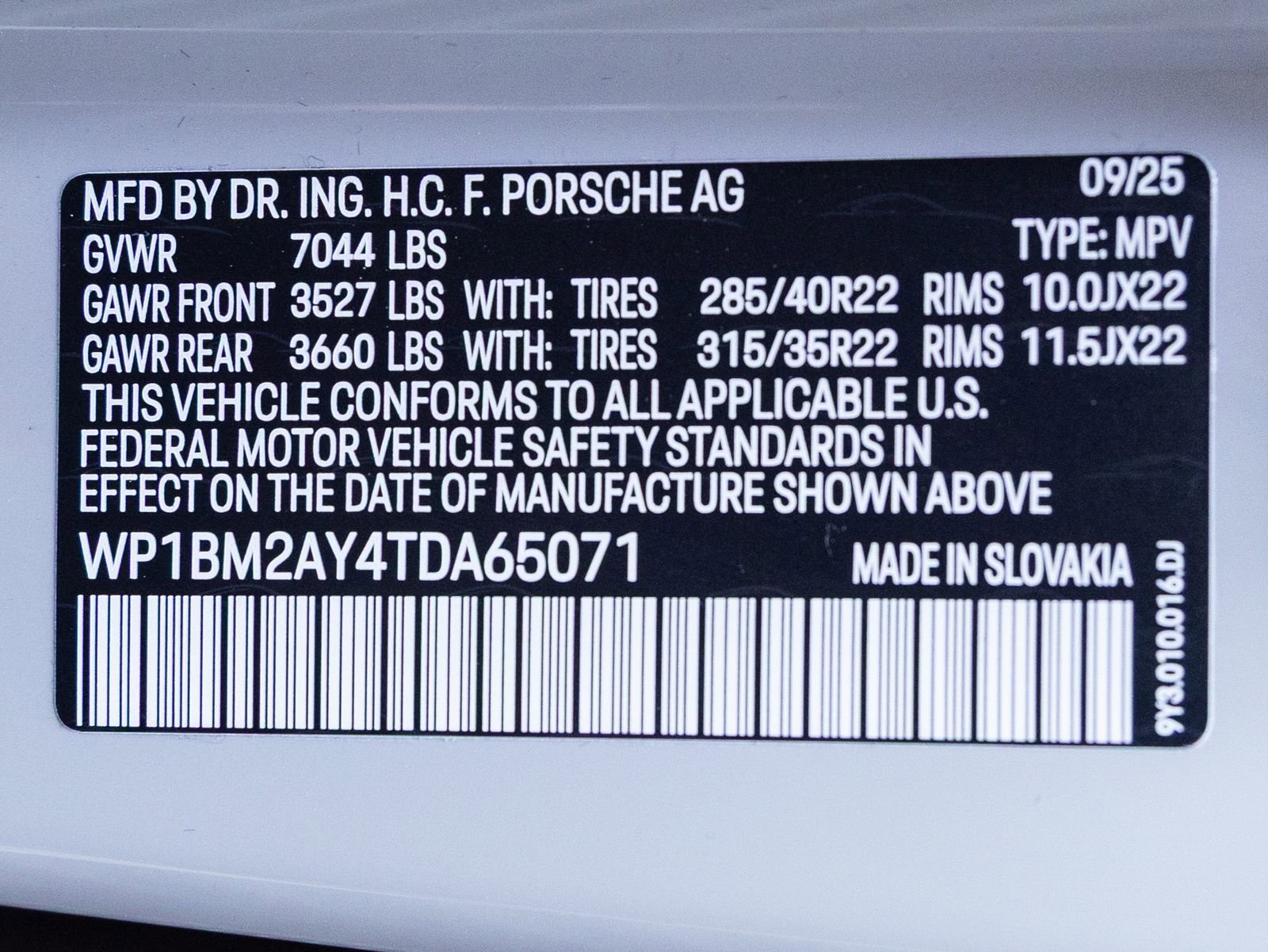 Certified 2026 Porsche Cayenne Turbo AWD/4WD image 39