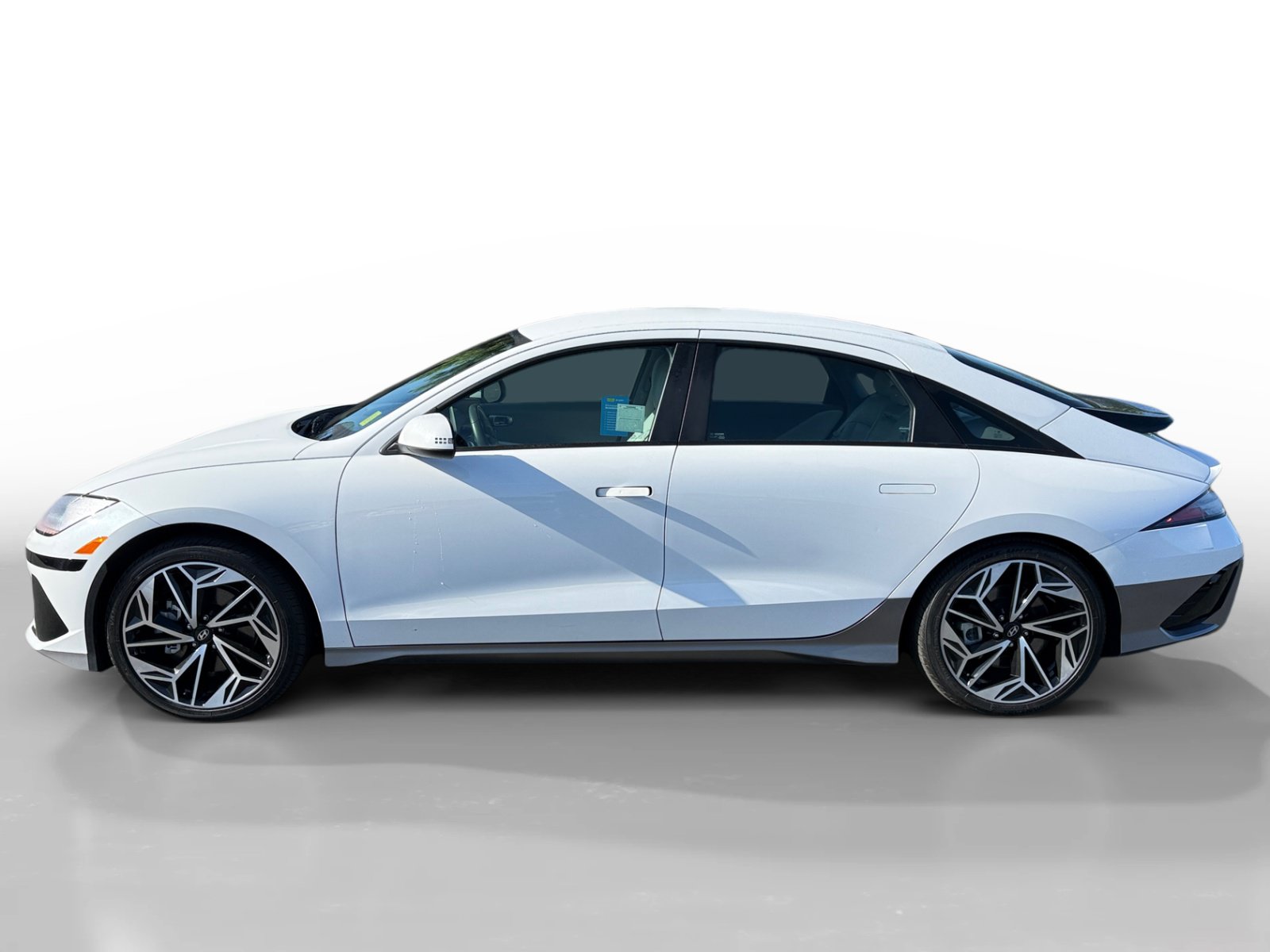 Used 2023 Hyundai Ioniq 6 SEL AWD/4WD image 2