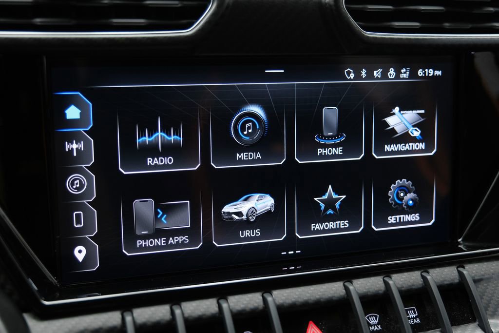 Used 2023 Lamborghini Urus Performante AWD/4WD image 34