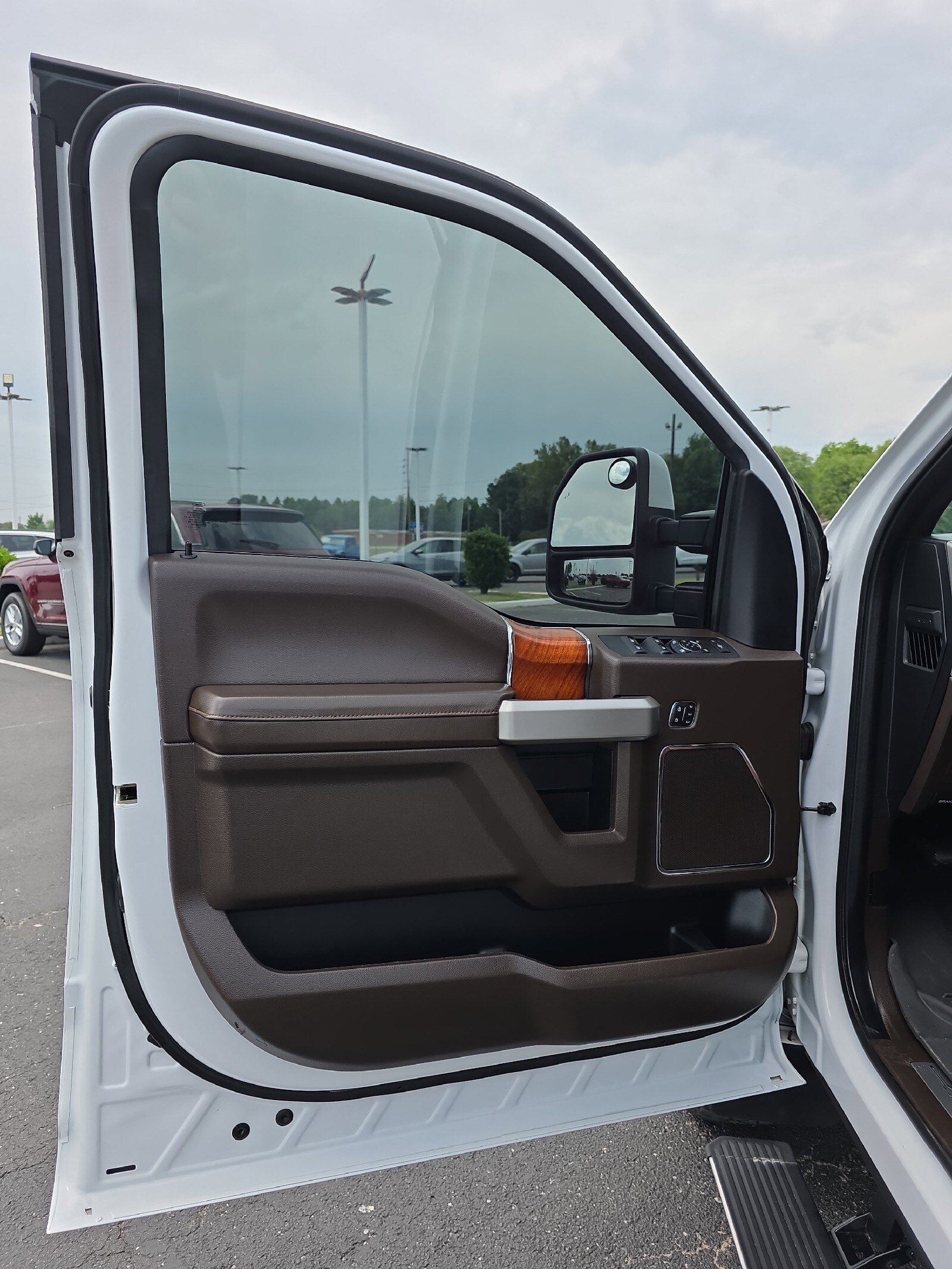 Used 2020 Ford F250 King Ranch w/ FX4 Off-Road Package AWD/4WD image 22