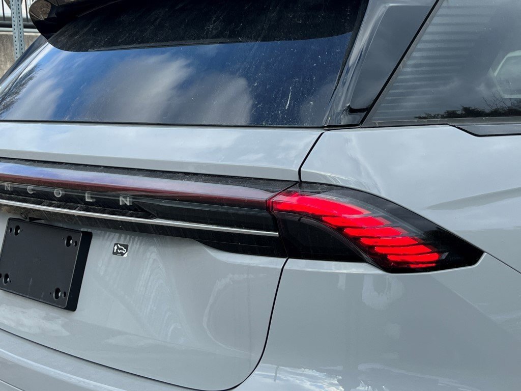 New 2026 Lincoln Nautilus Reserve w/ Jet Appearance Package AWD/4WD image 5